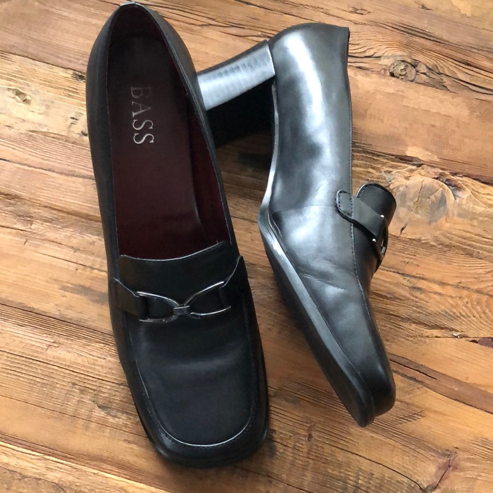 Bass Heeled Loafer - 8.5 but fit more like a 9!